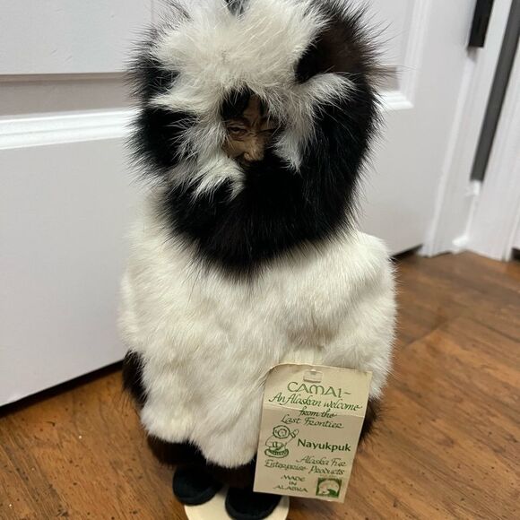 NAYUKPUK Alaskan Real Fur Dressed Figurine Statute - Picture 10 of 11